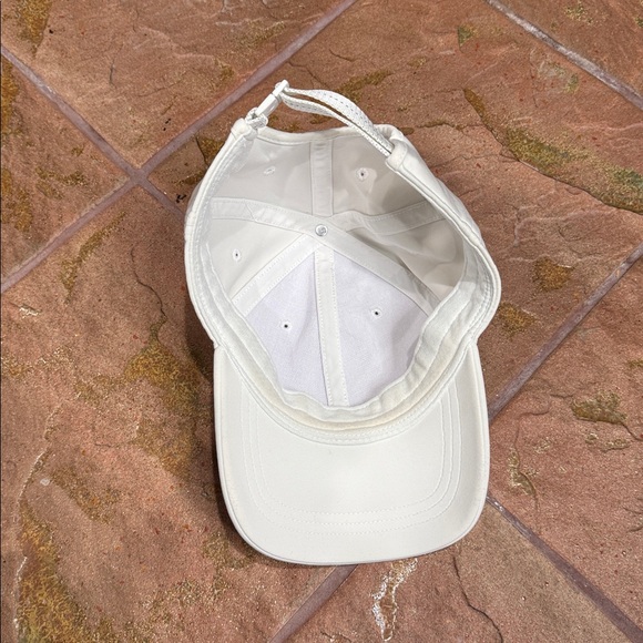Lululemon White/ Cream Baseball Cap - Picture 5 of 7